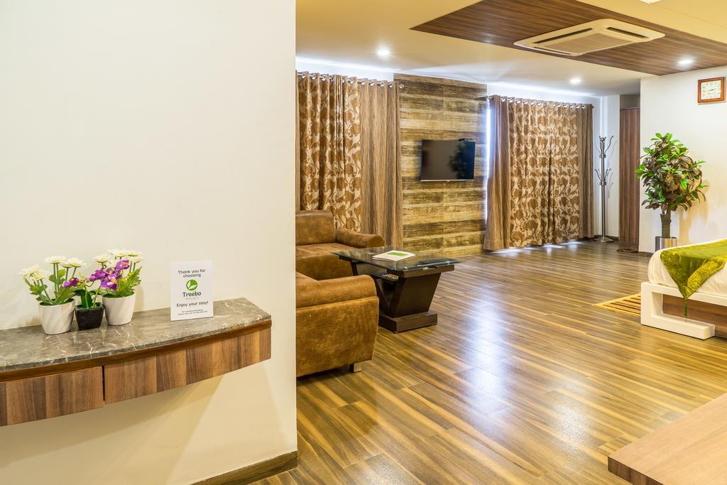 Treebo Unity Hotel Ahmadábád Kültér fotó