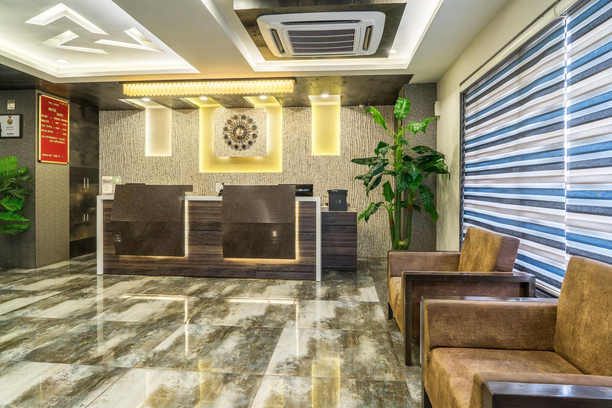 Treebo Unity Hotel Ahmadábád Kültér fotó