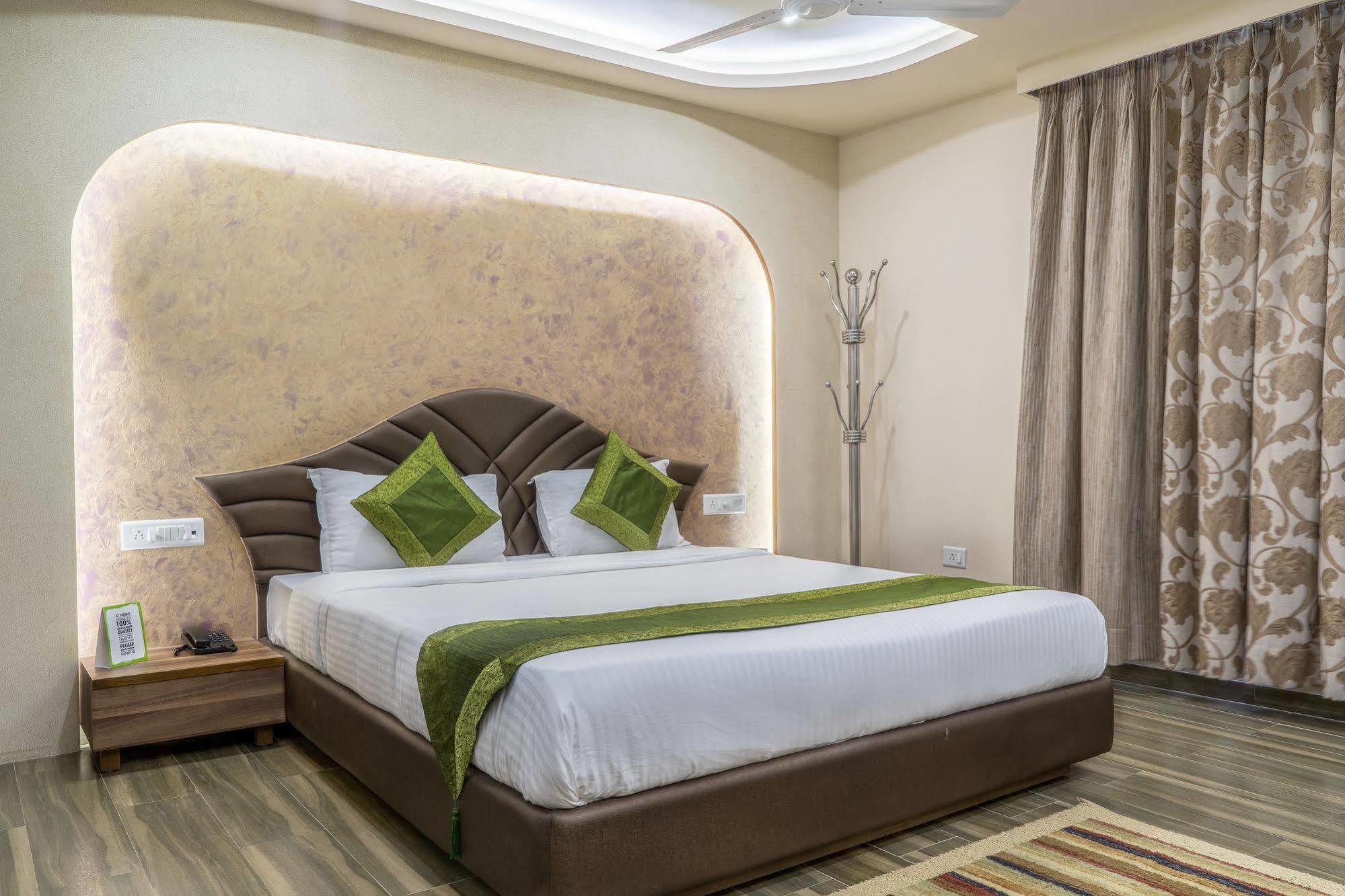 Treebo Unity Hotel Ahmadábád Kültér fotó