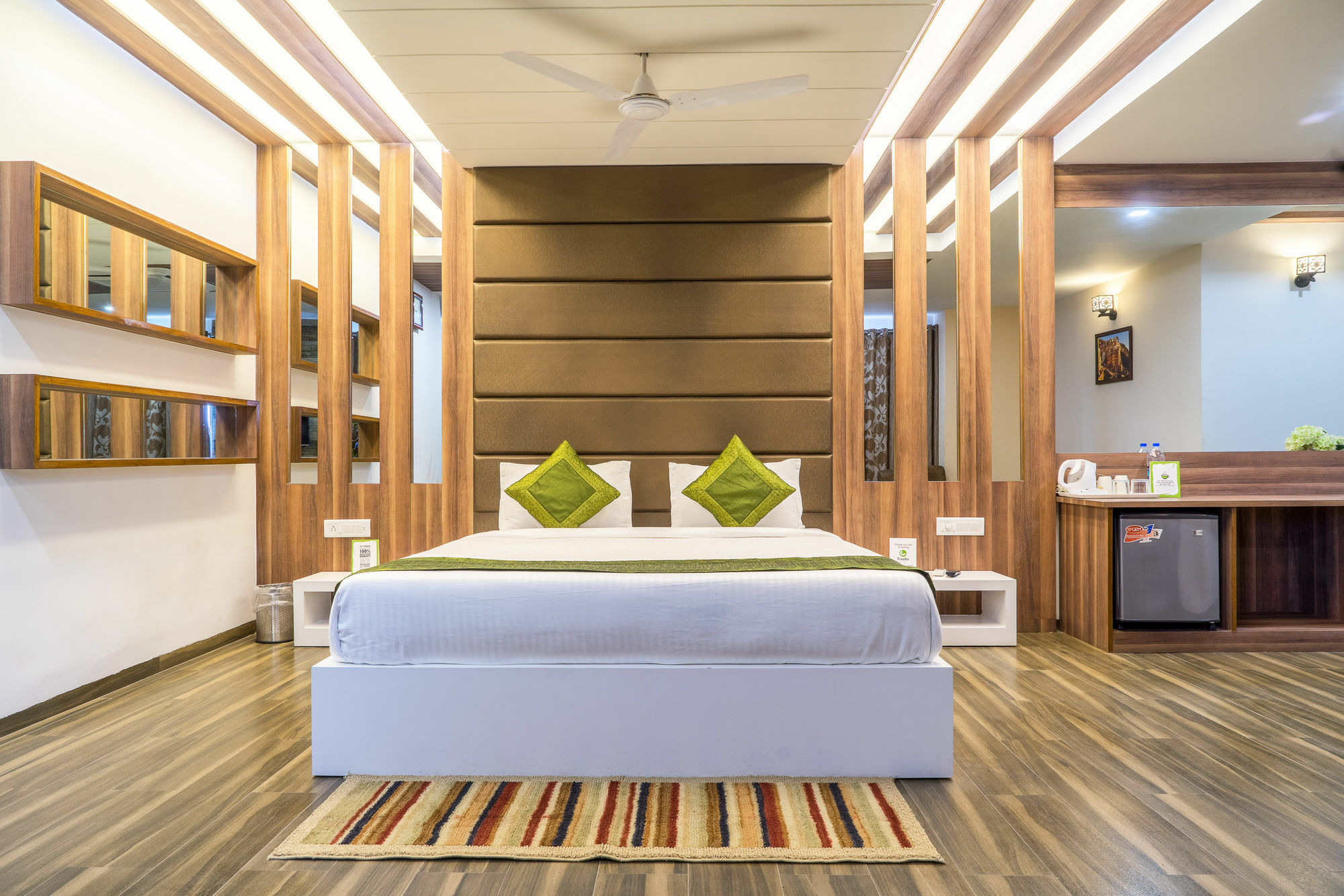 Treebo Unity Hotel Ahmadábád Kültér fotó